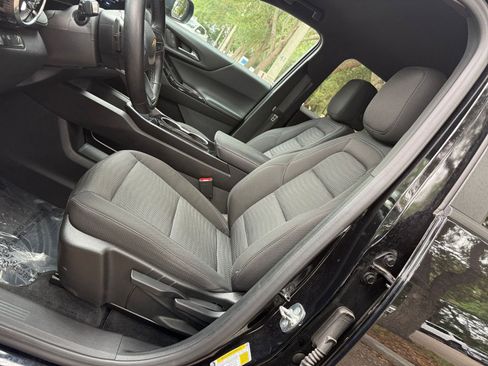 Used 2025 Chevrolet Equinox LT FWD image 25
