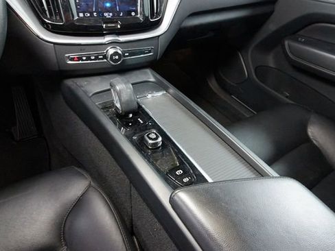 Used 2023 Volvo XC60 B5 Core w/ Climate Package AWD/4WD image 13