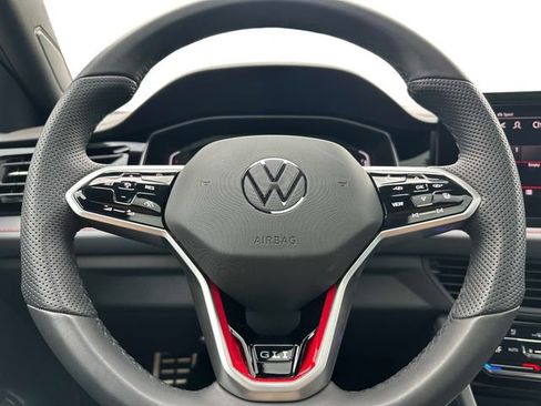Used 2025 Volkswagen Jetta GLI Autobahn FWD image 19