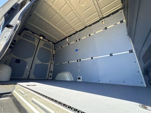 Used 2023 Mercedes-Benz Sprinter 2500 image 9