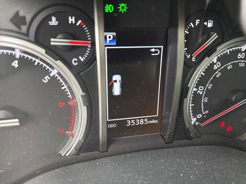 Used 2023 Toyota 4Runner TRD Off-Road Premium w/ Off Road Premium Plus Package AWD/4WD image 9