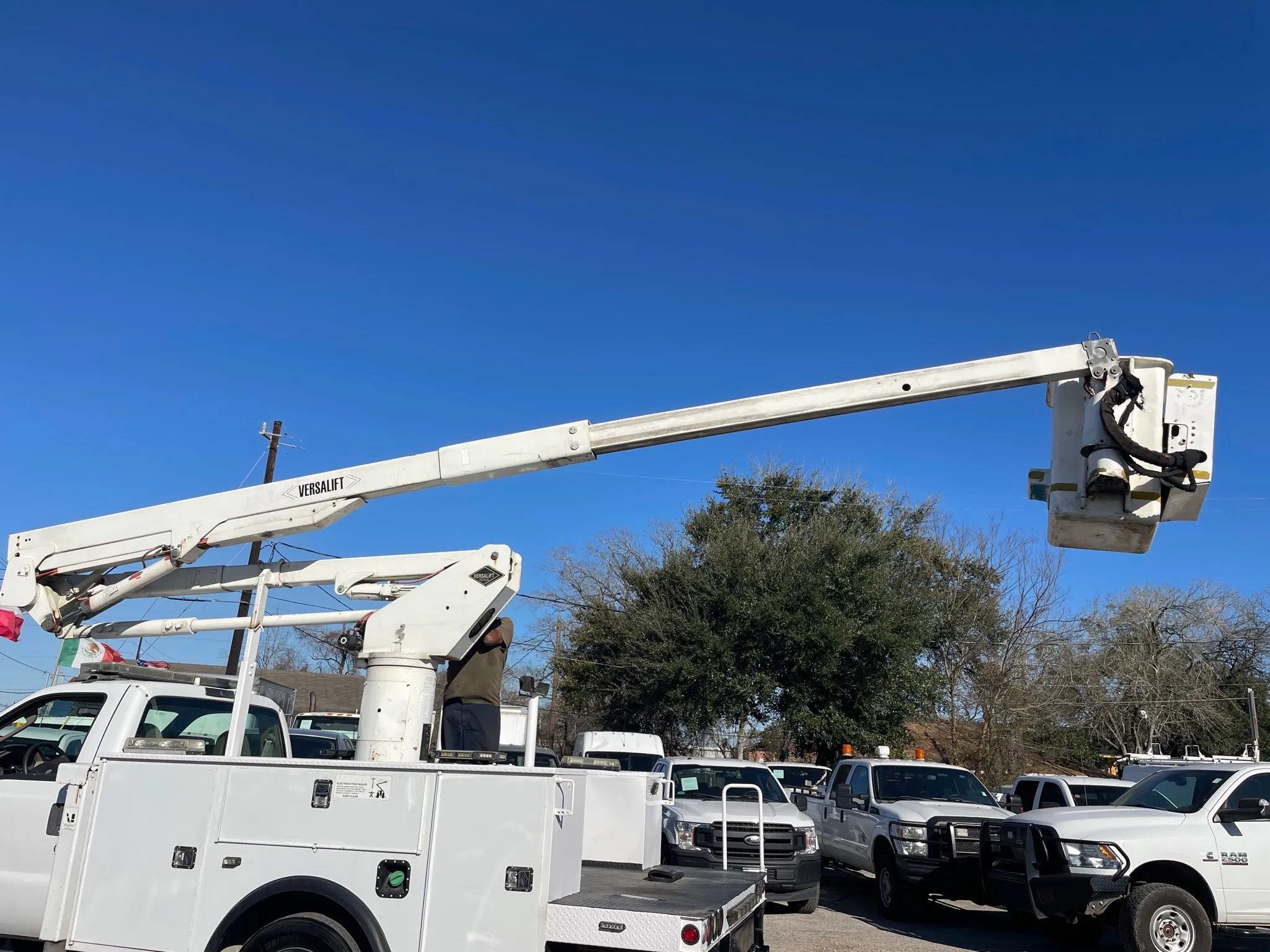 Used 2008 Ford F550 Luxury RWD image 17