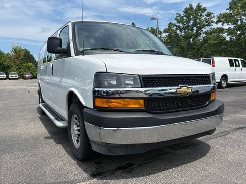 Used 2025 Chevrolet Express 2500 w/ Driver Convenience Package RWD image 13
