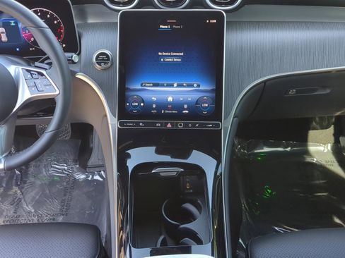 Certified 2025 Mercedes-Benz GLC 300 image 28