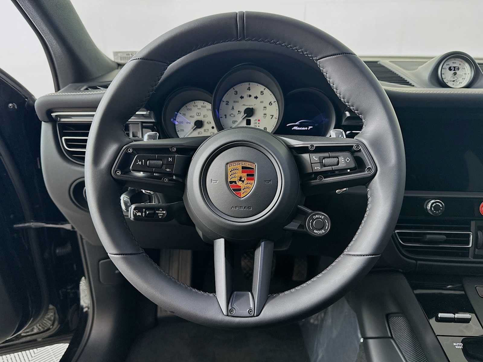 Used 2026 Porsche Macan Turbo AWD/4WD image 14