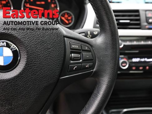 Used 2017 BMW 320i xDrive Sedan AWD/4WD image 16