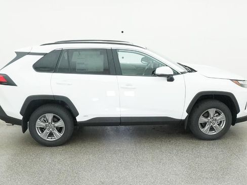 New 2025 Toyota RAV4 XLE image 11