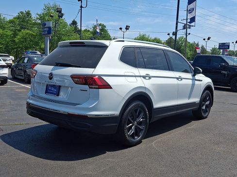 Used 2024 Volkswagen Tiguan SE AWD/4WD image 7