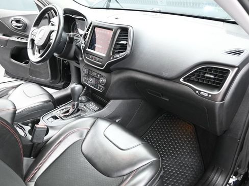 Used 2021 Jeep Cherokee Trailhawk AWD/4WD image 29