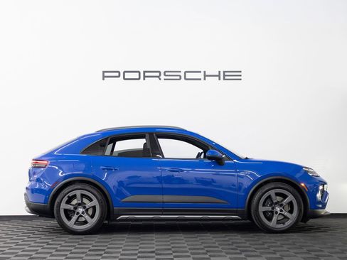 New 2026 Porsche Macan 4 Electric AWD/4WD image 8