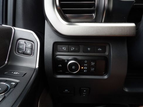 Used 2023 Ford F250 Platinum w/ Tremor Off-Road Package AWD/4WD image 19