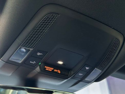 Used 2022 Porsche Taycan image 35