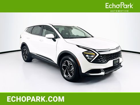 Used 2025 Kia Sportage LX image 1