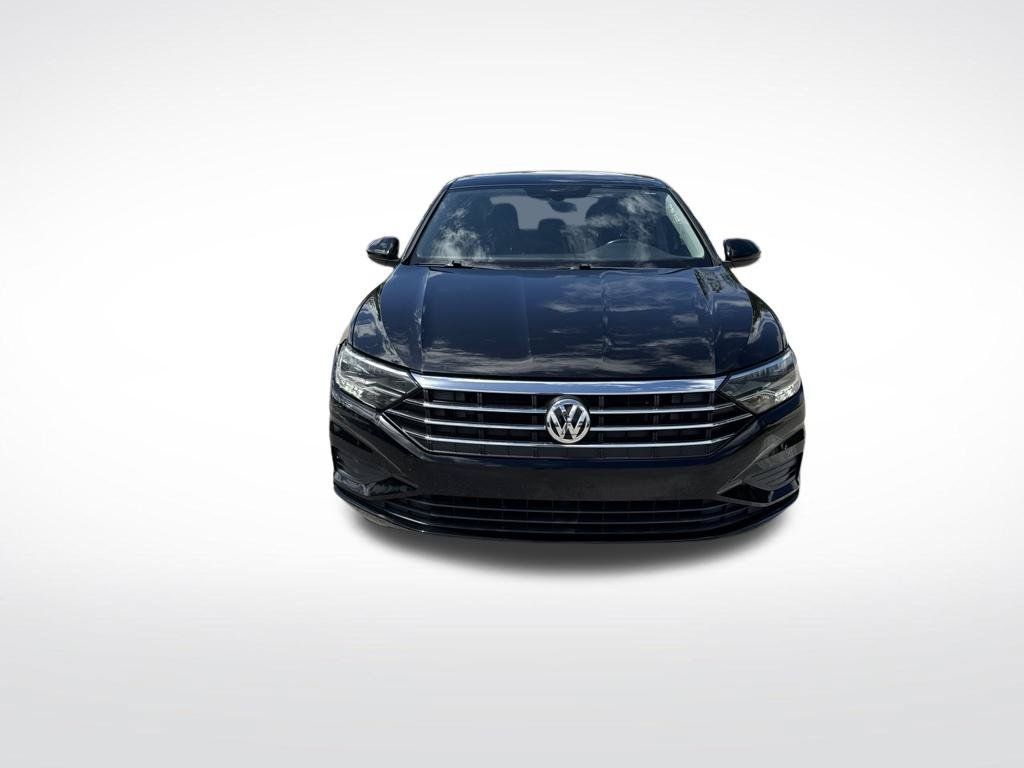 Used 2020 Volkswagen Jetta SE w/ SE Cold Weather Package FWD image 3