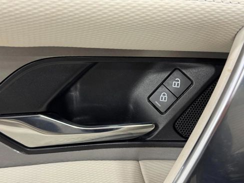 Used 2023 Land Rover Discovery Sport SE R-Dynamic image 24