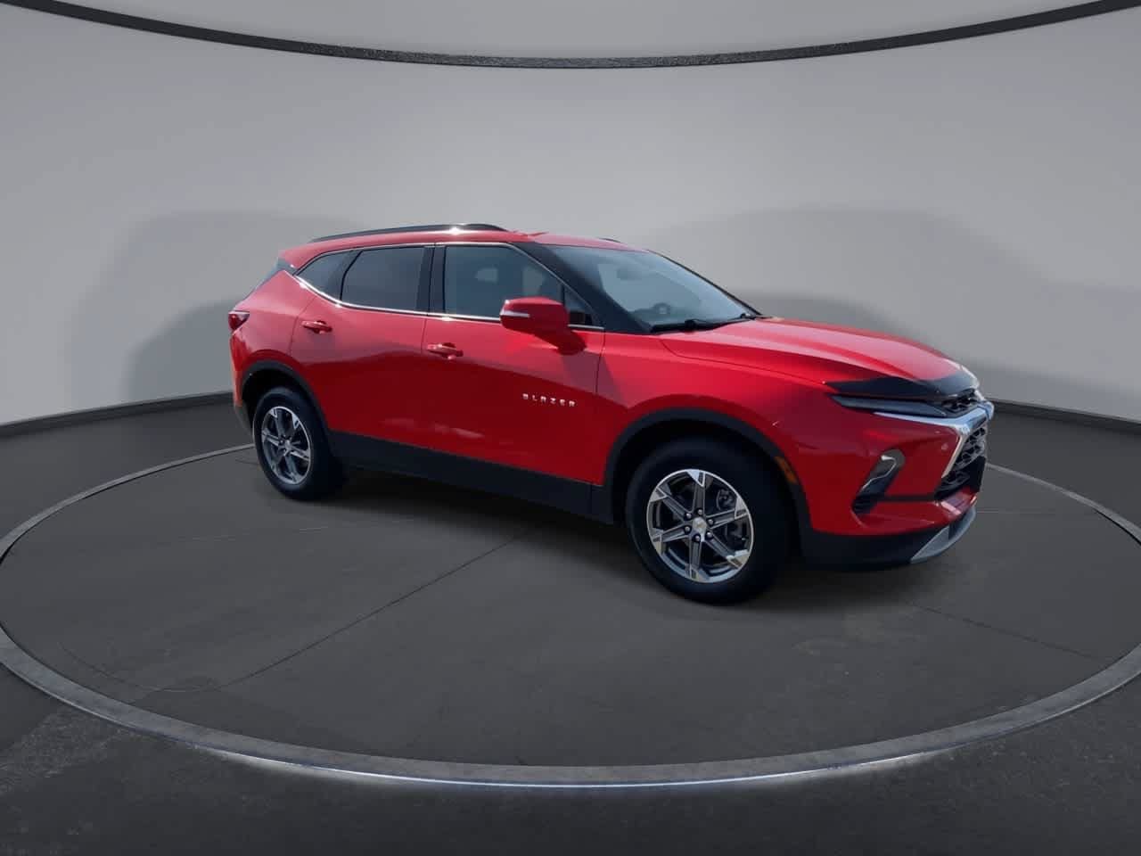 Used 2024 Chevrolet Blazer LT AWD/4WD image 2
