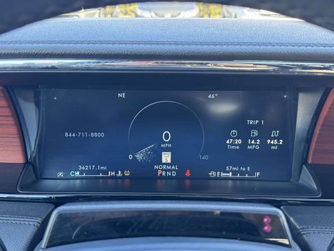 Used 2024 Lincoln Navigator Reserve image 19