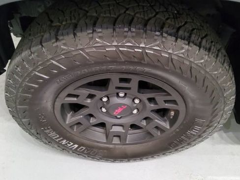 Used 2020 Toyota 4Runner TRD Off-Road Premium w/ Moonroof Package AWD/4WD image 35