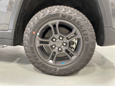 New 2024 Jeep Grand Cherokee Trailhawk w/ Advanced Protech Group II image 14