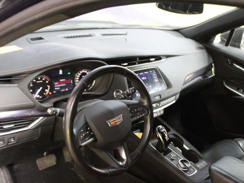 Used 2021 Cadillac XT4 Luxury w/ Driver Awareness Package AWD/4WD image 14