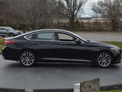 Used 2015 Hyundai Genesis 3.8 w/ Option Group 03 image 12