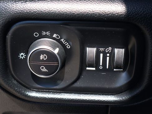 Used 2021 RAM 1500 Laramie AWD/4WD image 22