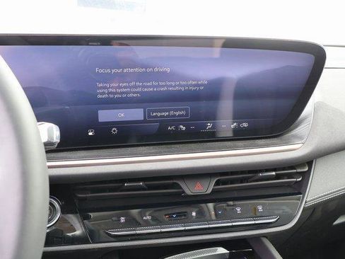 New 2025 Buick Envision Sport Touring image 21