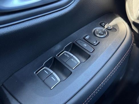 Used 2024 Honda HR-V Sport image 15