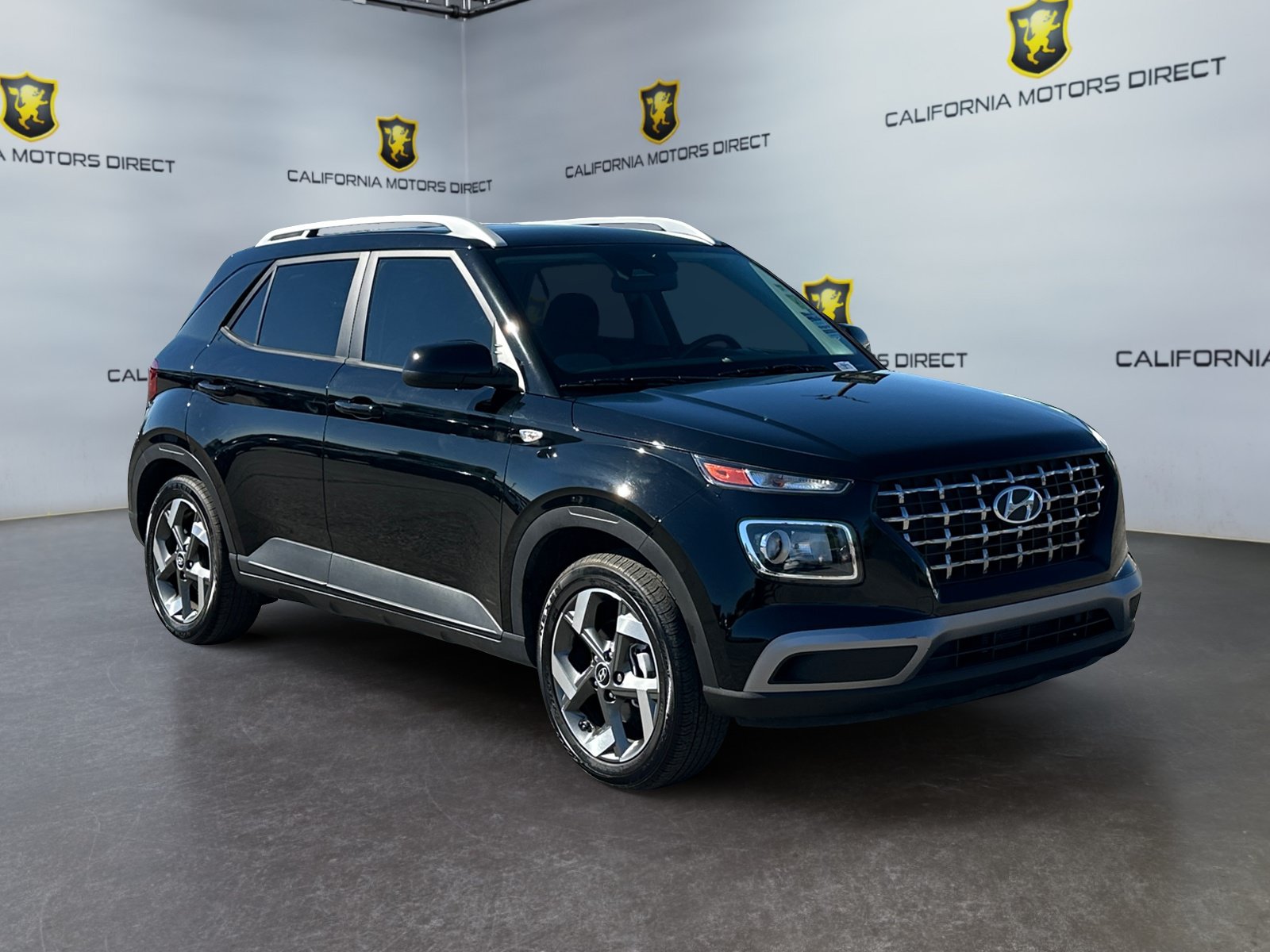 Used 2024 Hyundai Venue SEL FWD image 7