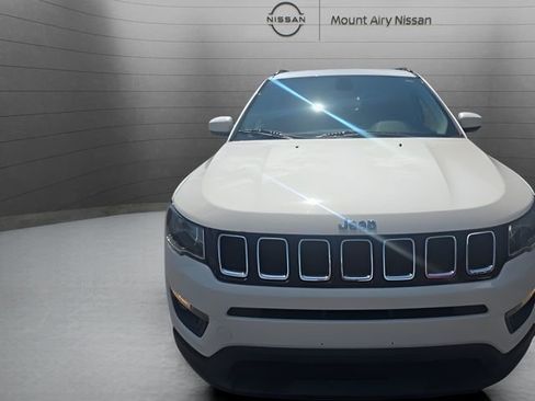 Used 2024 Volkswagen Tiguan SE image 19