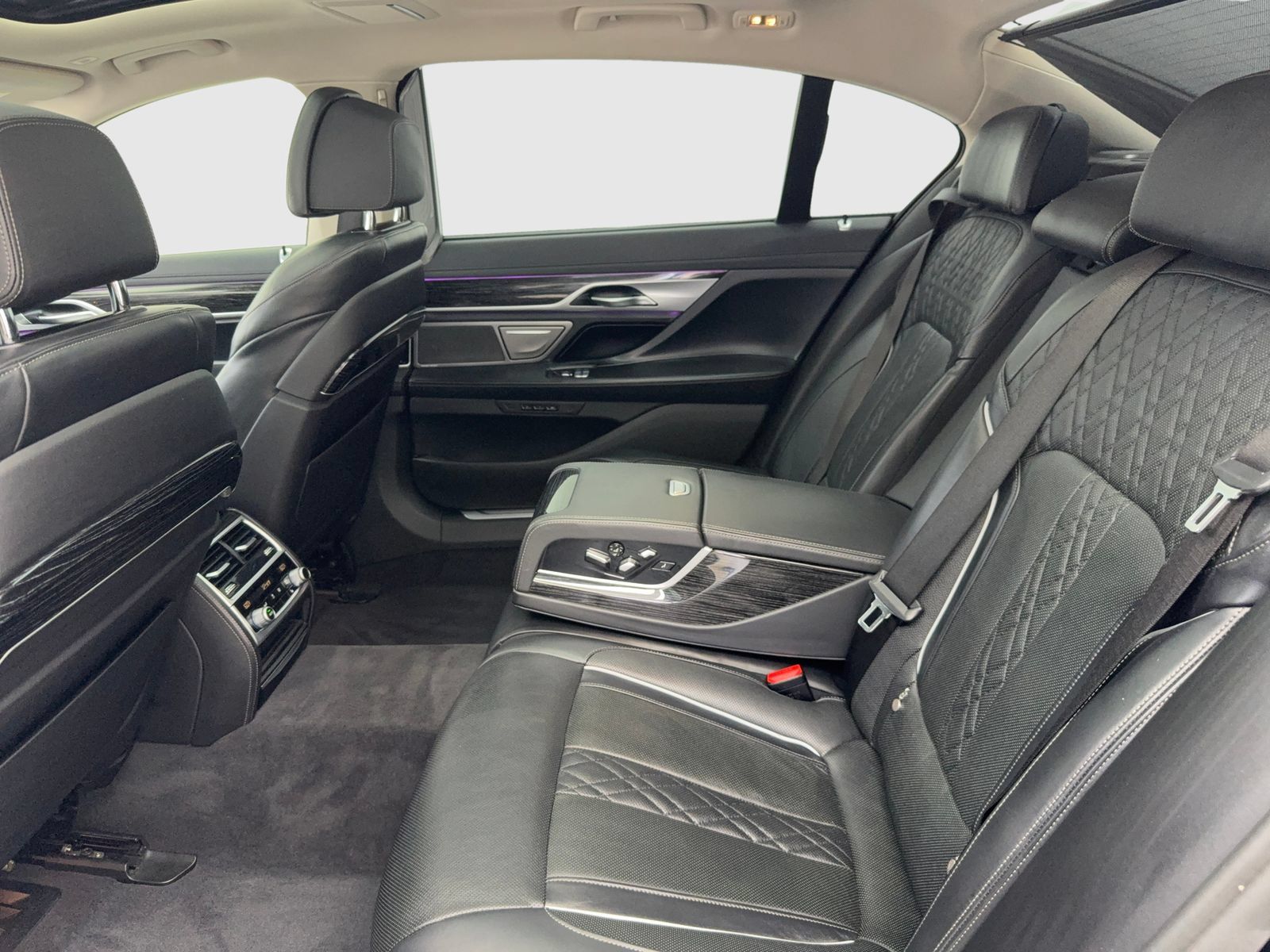 Used 2022 BMW 740i RWD image 39