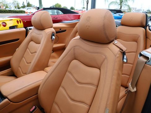 Used 2015 Maserati GranTurismo Convertible RWD image 8