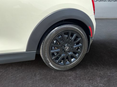 Used 2019 MINI Cooper 2-Door Hardtop image 10