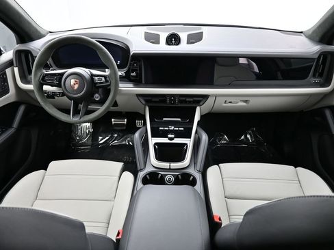Certified 2026 Porsche Cayenne GTS image 25