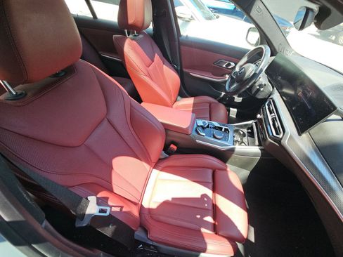 Used 2023 BMW 330i Sedan w/ M Sport Package RWD image 10
