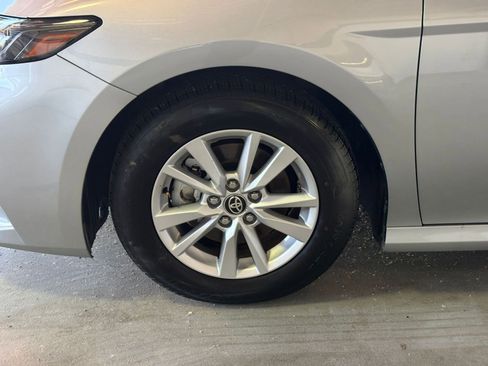 Used 2025 Toyota Camry LE image 34