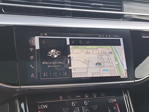 Used 2025 Audi A8 L 3.0T w/ Executive Package image 29