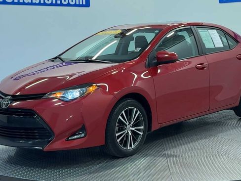 Used 2019 Toyota Corolla LE w/ LE Premium Package w/Moonroof FWD image 4