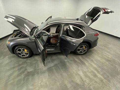 Used 2019 Alfa Romeo Stelvio Ti image 48