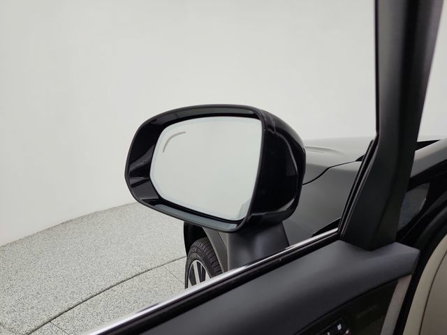 Certified 2025 Volvo XC90 T8 Plus w/ Protection Package Premier AWD/4WD image 32