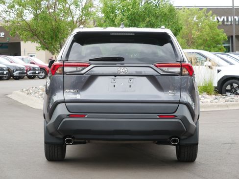Used 2020 Toyota RAV4 XLE w/ XLE Grade Weather Package AWD/4WD image 7