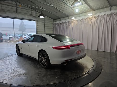 Used 2017 Porsche Panamera Turbo image 4