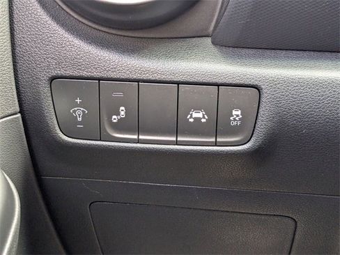 Used 2020 Hyundai Kona SEL image 18