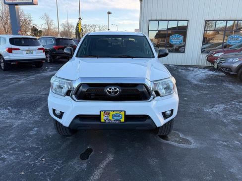 Used 2014 Toyota Tacoma 4x4 Double Cab w/ SR5 Package image 2