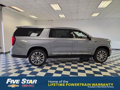 New 2026 GMC Yukon XL Denali w/ Denali Reserve Package AWD/4WD image 9