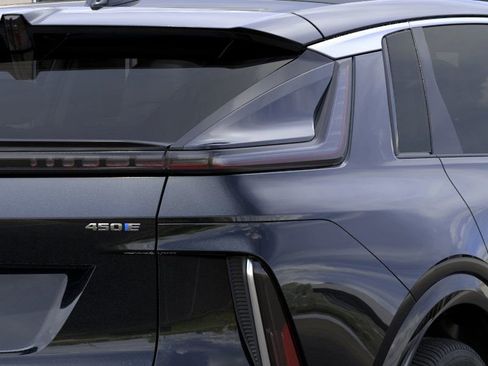 New 2026 Cadillac Lyriq Premium Luxury image 11