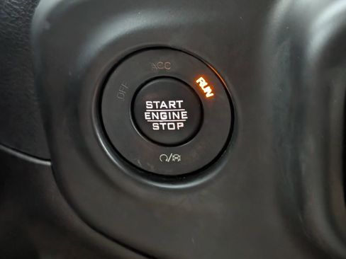 Used 2018 Jeep Wrangler Unlimited Sport image 15