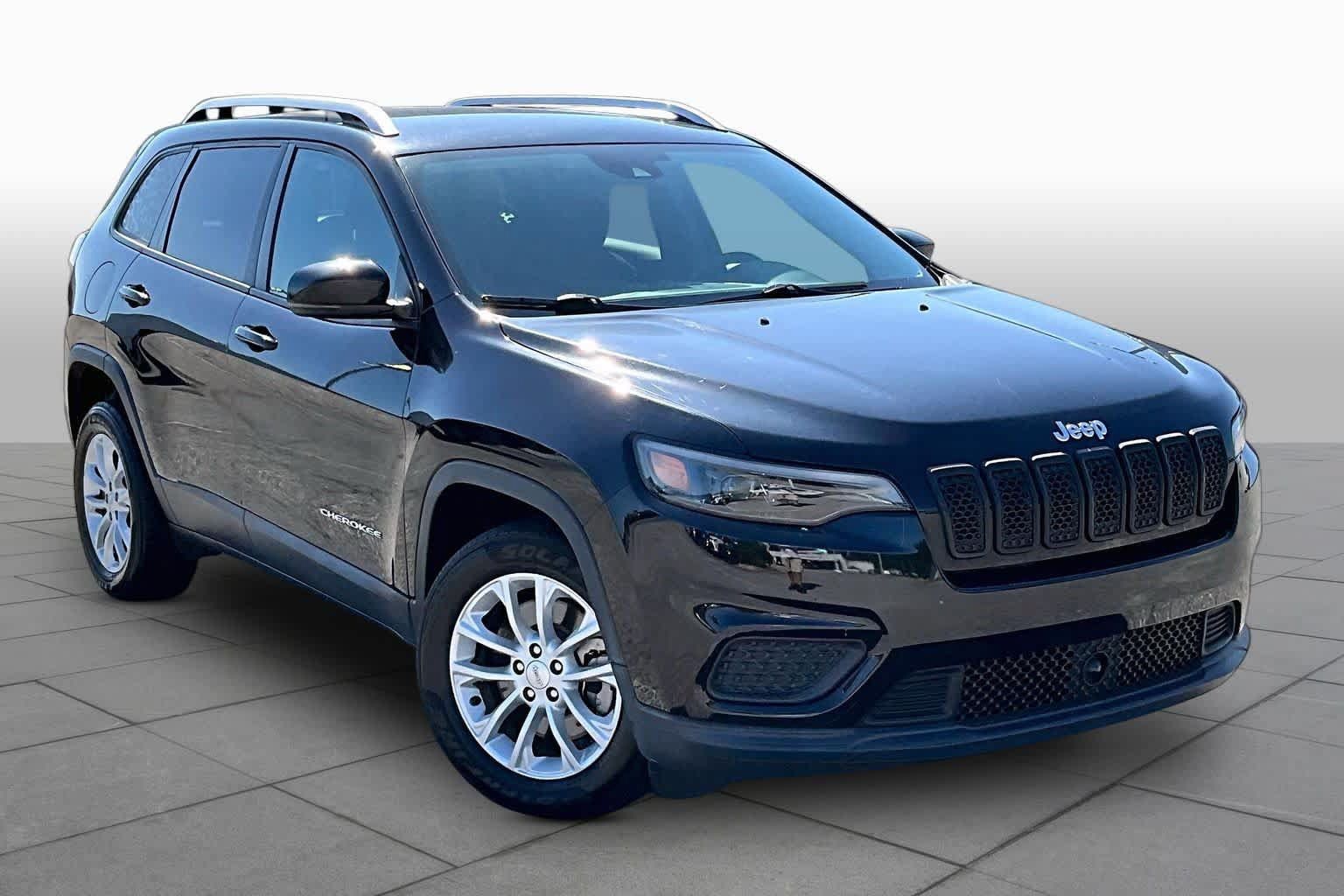 Used 2021 Jeep Cherokee Latitude FWD image 3