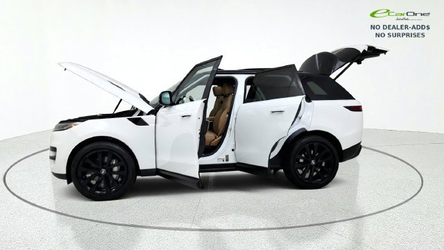 Used 2025 Land Rover Range Rover Sport SE AWD/4WD image 14