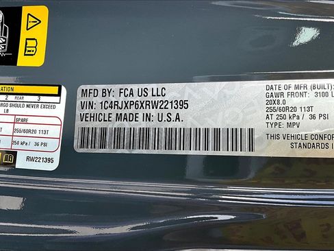 Used 2024 Jeep Wrangler Unlimited Sahara w/ Technology Group AWD/4WD image 11